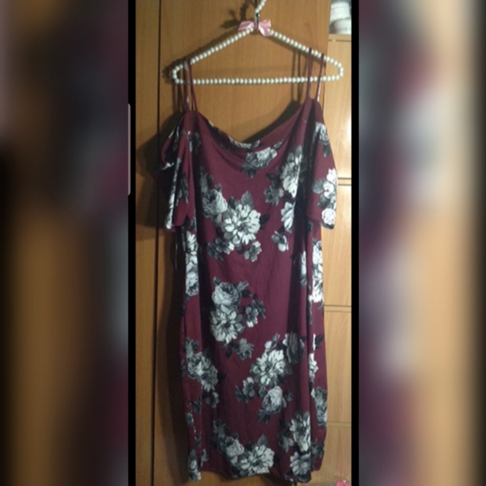 Dress, mid length with flowers